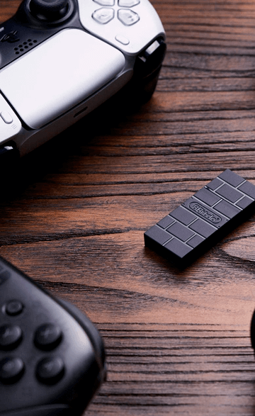 ¡Conoce el nuevo adaptador que te permitirá usar tus mandos de PS4 y PS5 en PS1 y PS2!