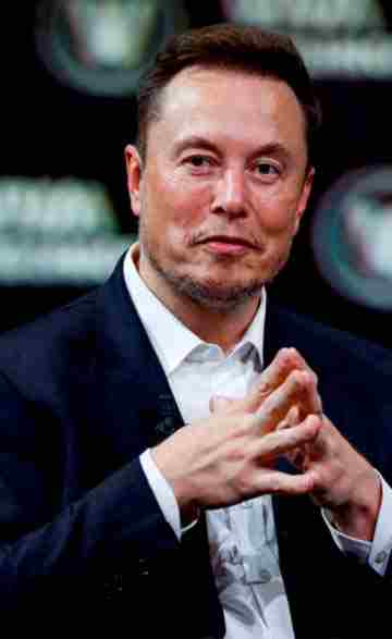 Elon Musk es pifiado en el VCT