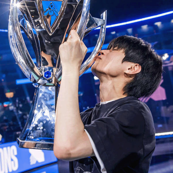 Deft comenzará el servicio militar el próximo año, pero esto no significa el final de su carrera en LoL.