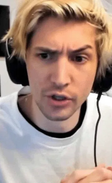 XQc critica a los streamers de Kick mientras el sitio implementa prohibiciones para presuntos acosadores de TwitchCon